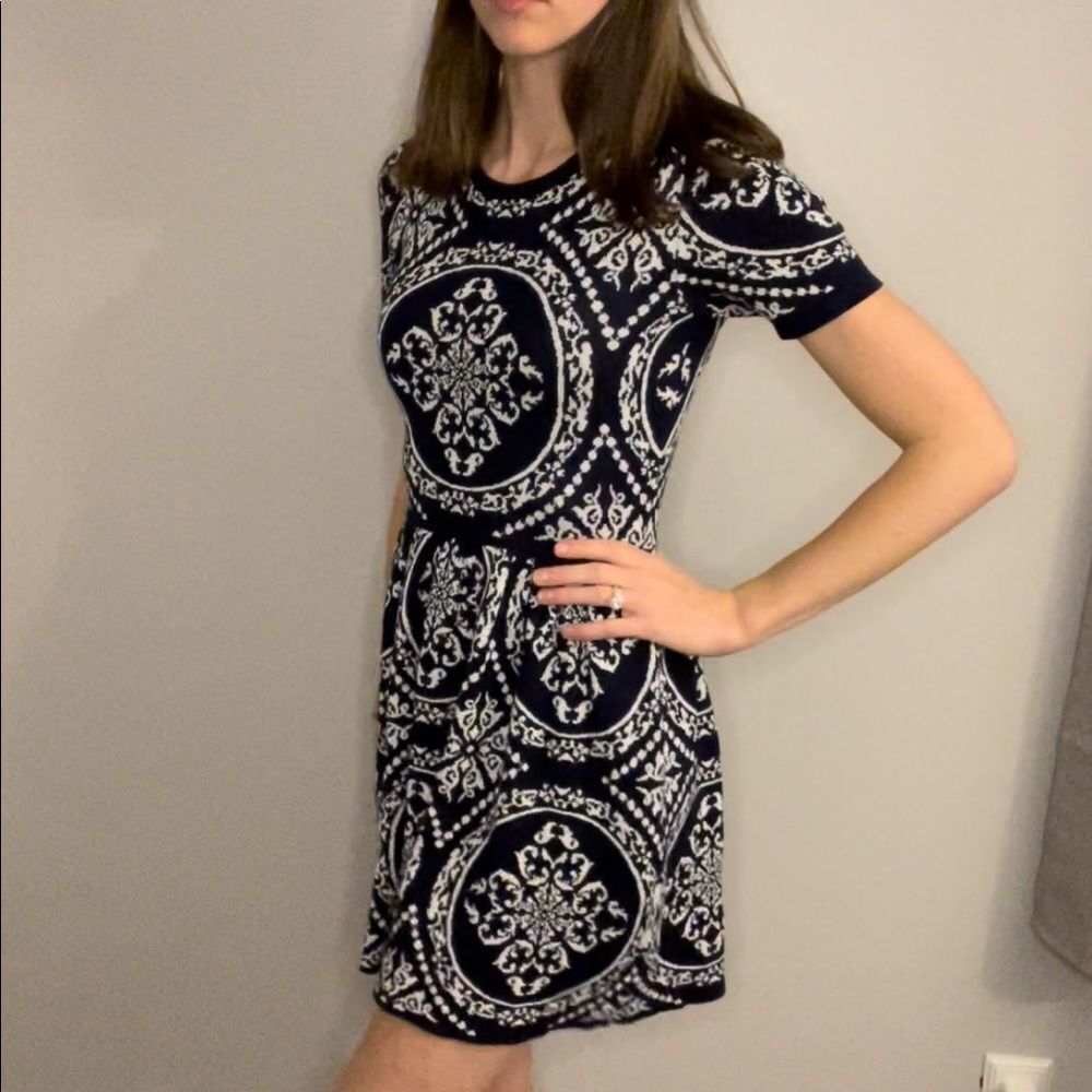 Romeo + Juliet Couture | Navy and White Sweater Dress | Size Small | Stretch